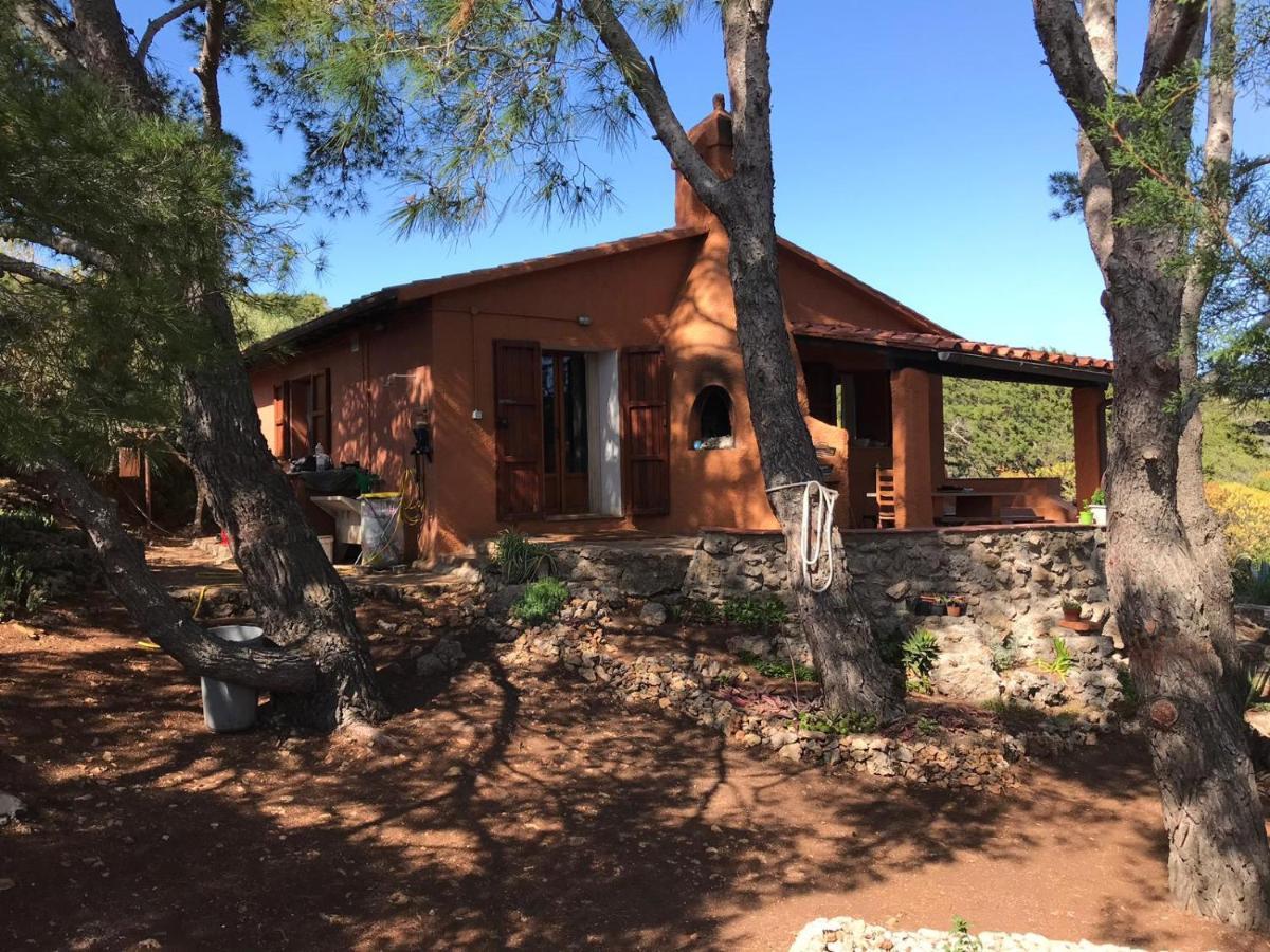 Casa Diana Bed & Breakfast Изола ди Джанутри Екстериор снимка